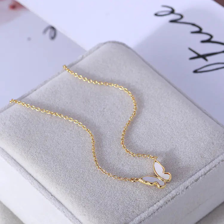 Chic Butterfly Pearl Necklace