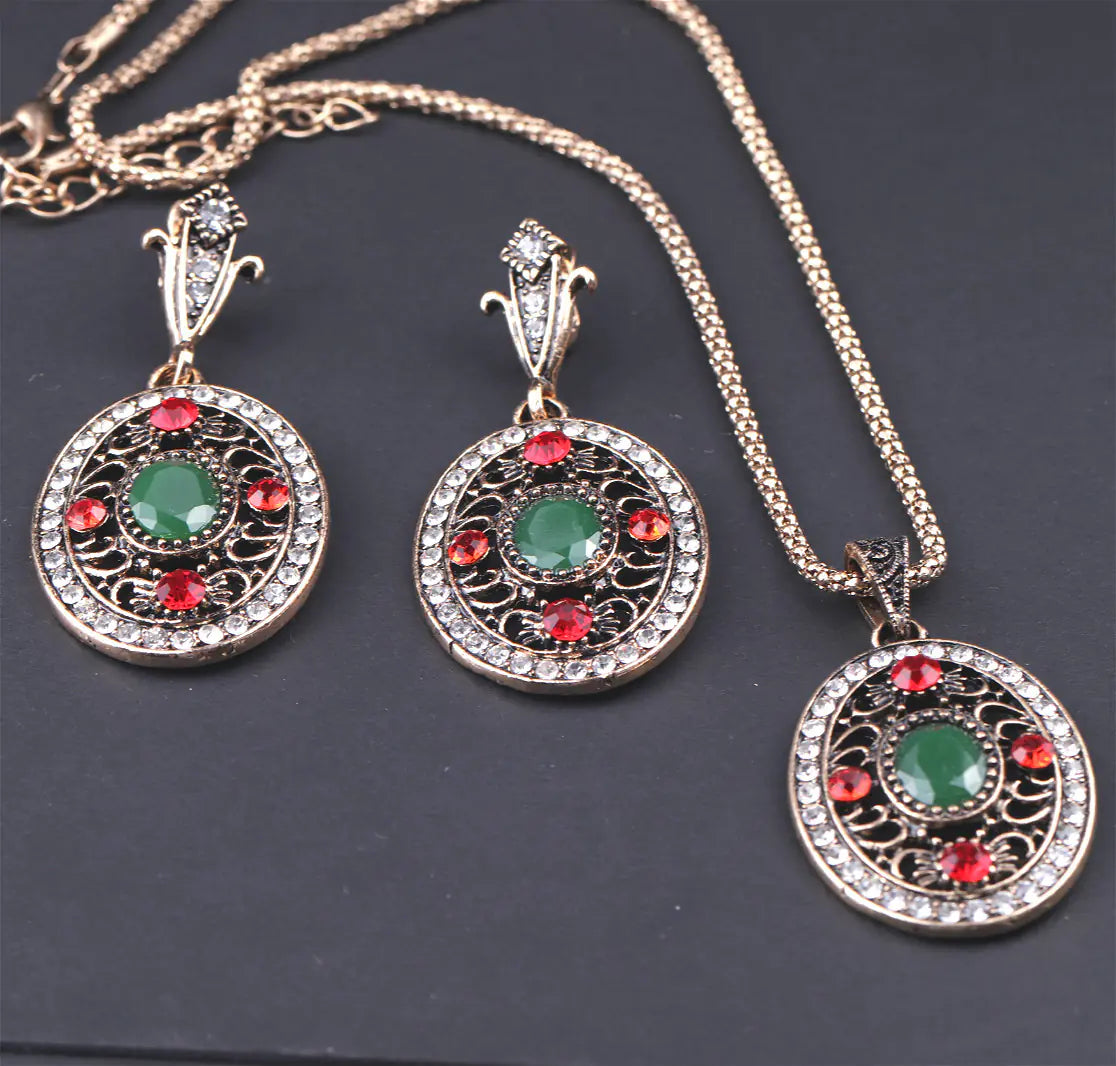 Chic Jewelry and Accessory Set